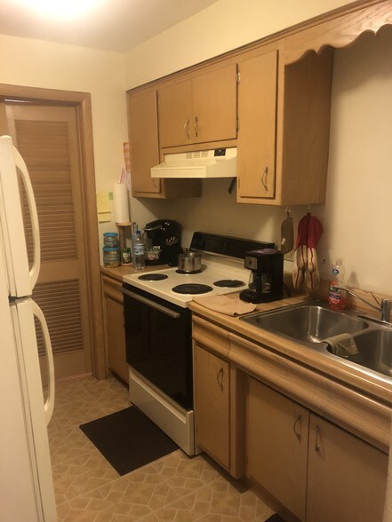 More Photos Of 5508 S Brainard Ave, Countryside Apartments For Lease
