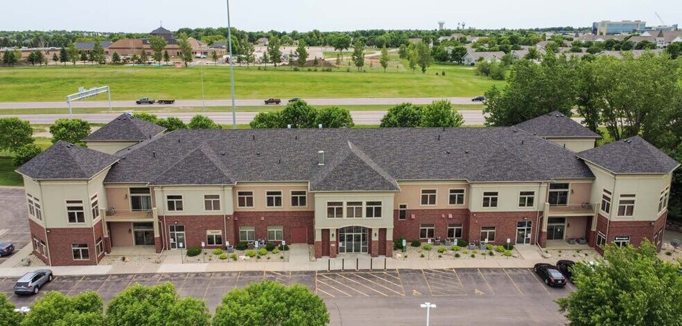 More Photos Of 5024 S Bur Oak Pl, Sioux Falls Office For Lease