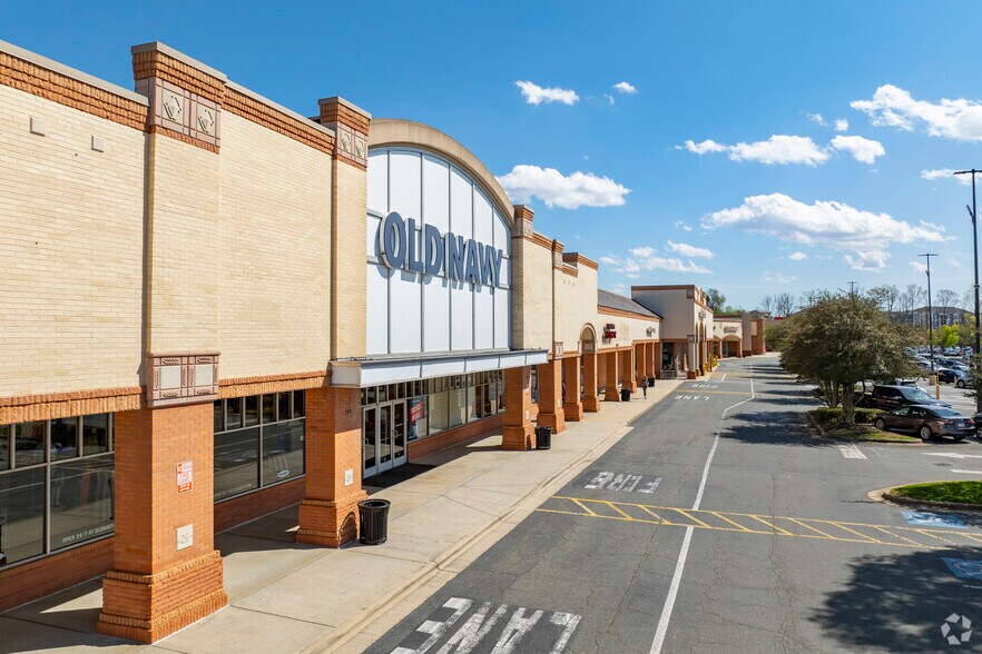 More Photos Of 9645-9759 Sam Furr Rd, Huntersville Unknown For Lease