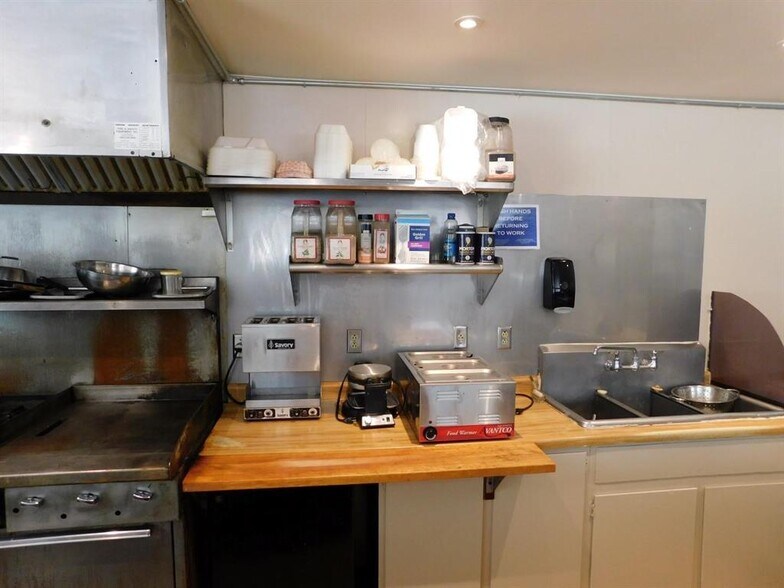 More Photos Of 200 S Fulton St, Princeton Restaurant For Sale