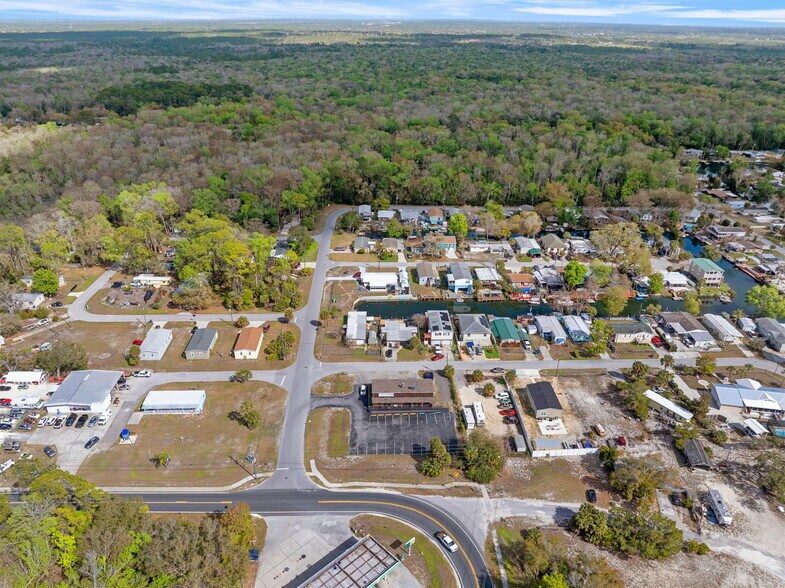 More Photos Of 7390 Shoal Line Blvd, Weeki Wachee Specialty For Sale