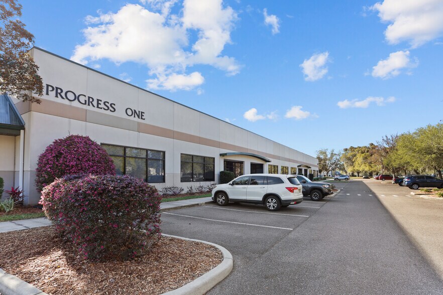 More Photos Of 13859 Progress Blvd, Alachua Office For Lease
