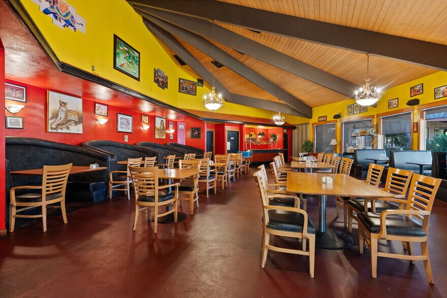 More Photos Of 3105 NE O. B. Riley Rd, Bend Hotel For Sale