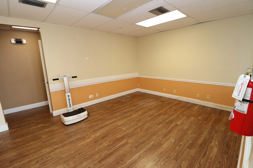 More Photos Of 6731-6755 Sunset Strip, Sunrise Unknown For Lease