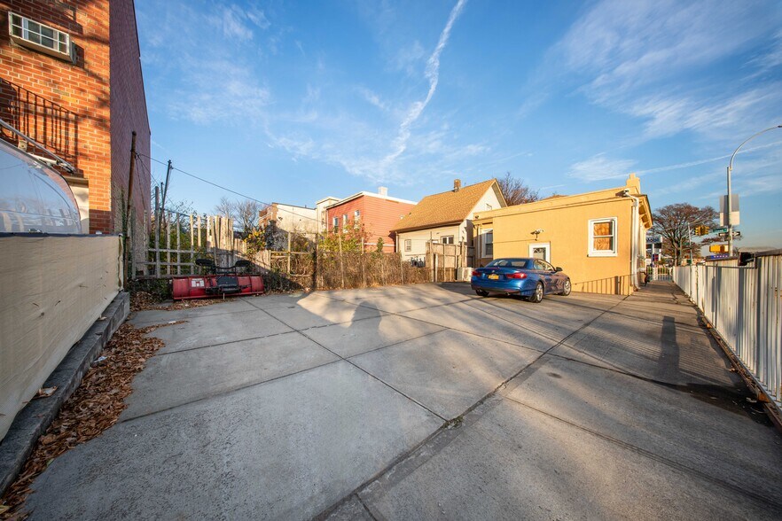 More Photos Of 2334 Sound St, Astoria Healthcare For Lease