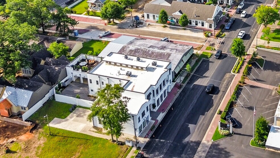 More Photos Of 152 N Section St, Fairhope Storefront Retail Residential For Sale