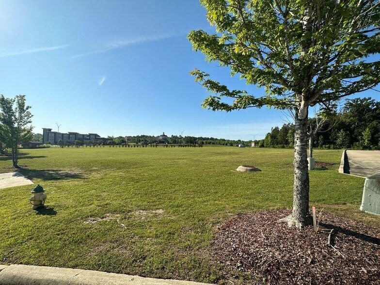 More Photos Of W Side Hwy 12 E, Starkville Freestanding For Lease