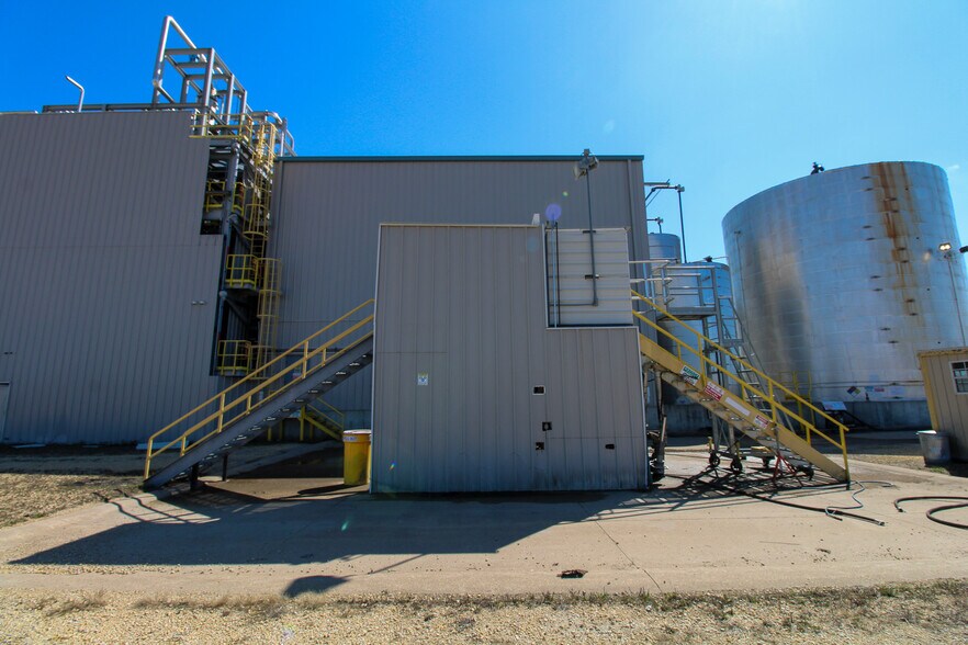 More Photos Of 5640 44th Ave S, Clinton Industrial For Sale
