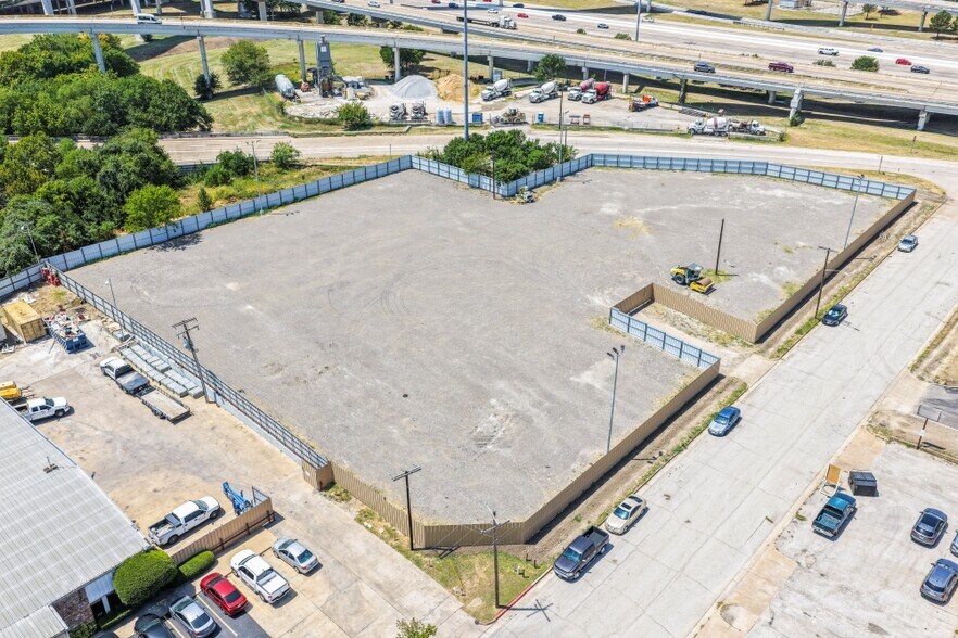 More Photos Of 813 Southway Cir, Fort Worth Warehouse For Lease