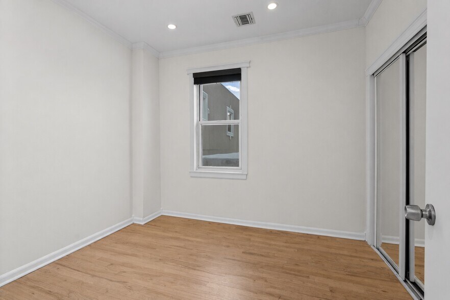 More Photos Of 6209 Adams St, West New York Warehouse For Lease