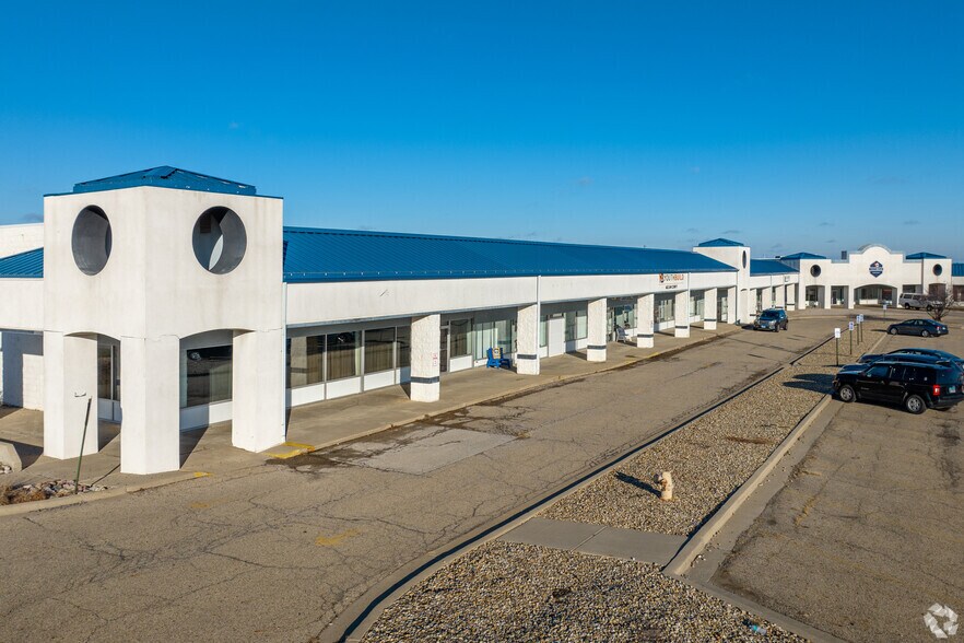 More Photos Of 310 Wylie Dr, Normal Unknown For Lease