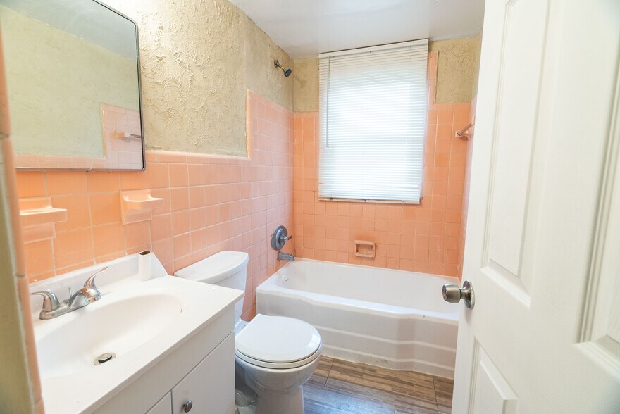 More Photos Of 2017 Burlingame St, Detroit Multifamily For Sale