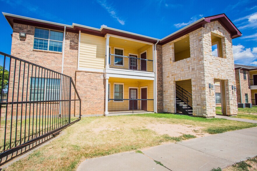 More Photos Of 2627 Oak Dr, Lubbock Apartments For Sale