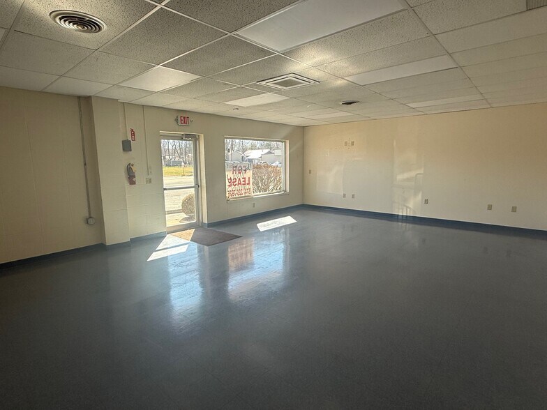 More Photos Of 803 Linway Dr, Goshen General Retail For Lease