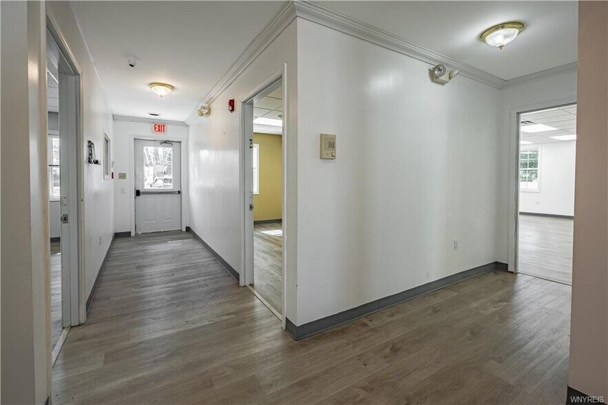 More Photos Of 6115 1st St, Newfane Office For Sale