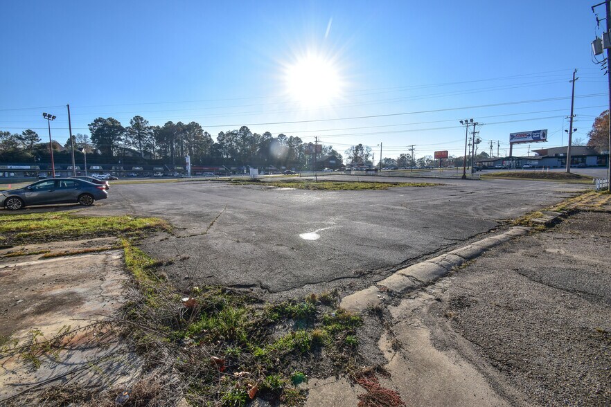 More Photos Of 824 McFarland Blvd, Northport Land For Sale