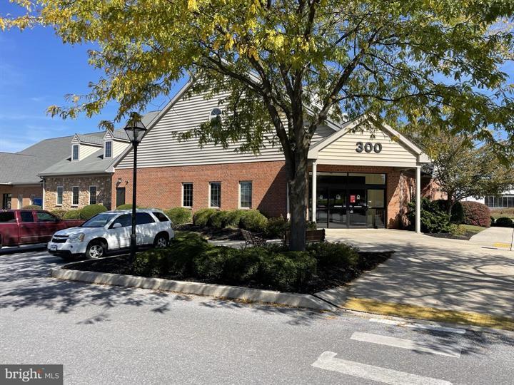 More Photos Of 300 Historic Dr, Strasburg General Retail For Sale