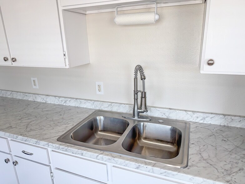 More Photos Of 126 E 1st North St, Mesquite Multifamily For Sale