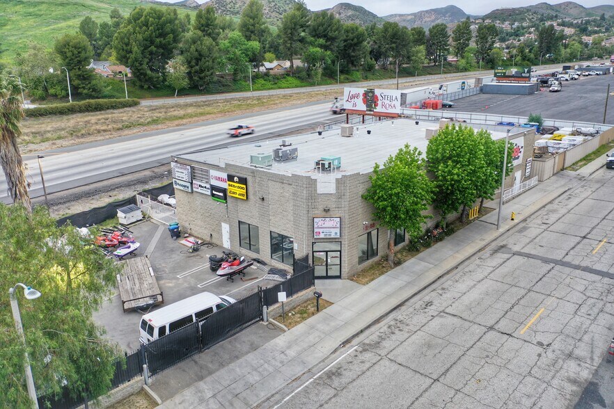 More Photos Of 32203 Castaic Rd, Castaic Freestanding For Lease