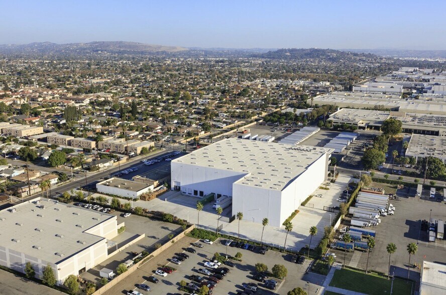 More Photos Of 221 N Orange Ave, City of Industry Warehouse For Lease