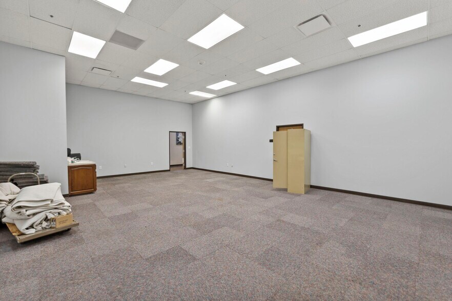 More Photos Of 6436 S Hwy 85-87, Colorado Springs General Retail For Sale