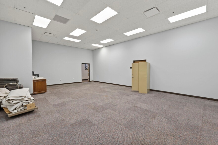 More Photos Of 6436 S Hwy 85-87, Colorado Springs General Retail For Sale