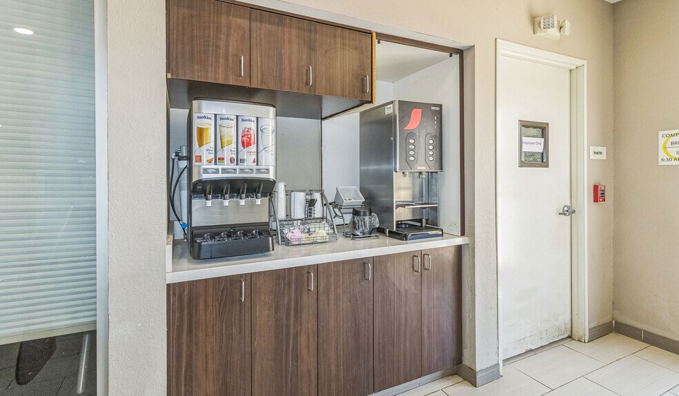 More Photos Of 3432 Interstate 20, Stanton Hotel For Sale