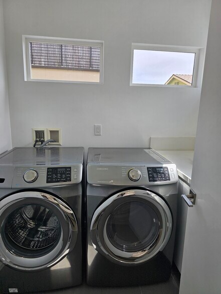 More Photos Of 6007 Barton Ave, Los Angeles Apartments For Sale