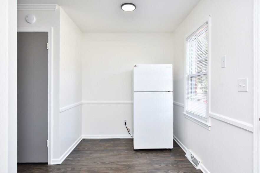 More Photos Of 1114 N Franklin Rd, Greenville Apartments For Sale