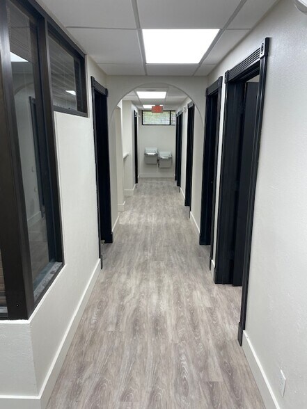 More Photos Of 4050 Sheridan St, Hollywood Medical For Lease