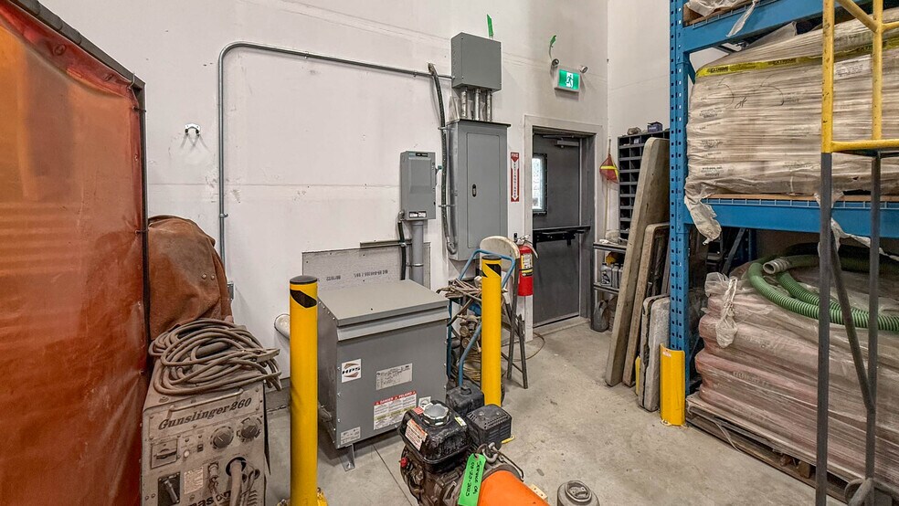 More Photos Of 2842-2848 Fenwick Rd, Kelowna Industrial For Sale