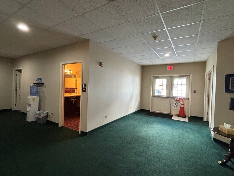 More Photos Of 3640 Clinton St, Buffalo Freestanding For Sale