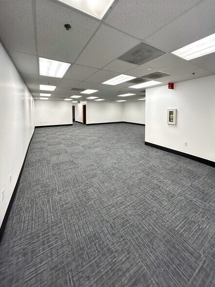 More Photos Of 10675 N Lombard St, Portland Distribution For Lease
