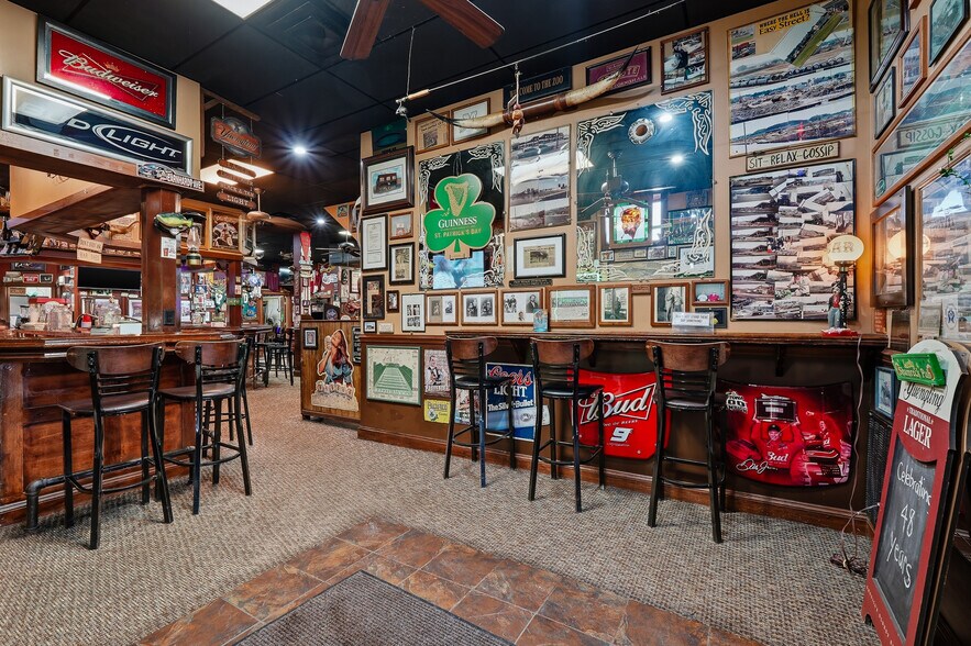 More Photos Of 212 20th St, Huntington Storefront Retail Residential For Sale