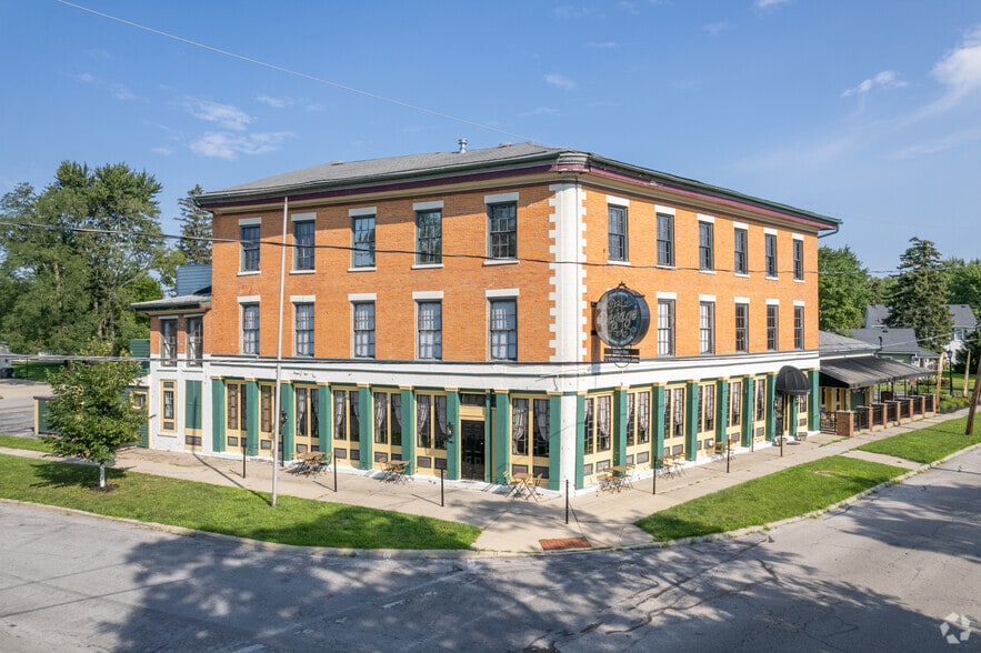 More Photos Of 301 River Rd, Maumee Storefront Retail Office For Sale