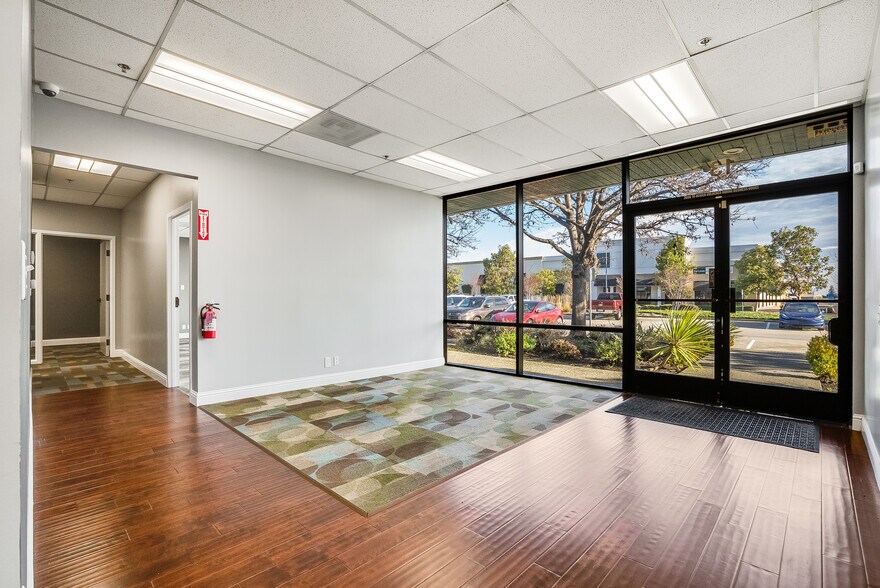 More Photos Of 1300 Industrial Rd, San Carlos Research And Development For Lease