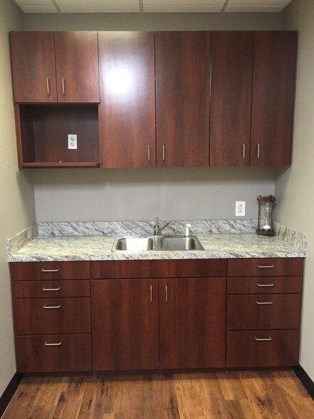 More Photos Of 1535 American Way, Cedar Hill Warehouse For Sale