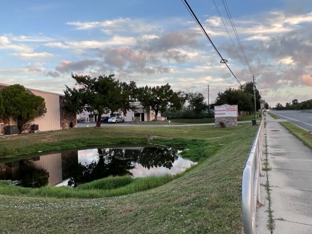 More Photos Of 1725 S Nova Rd, Daytona Beach Warehouse For Sale