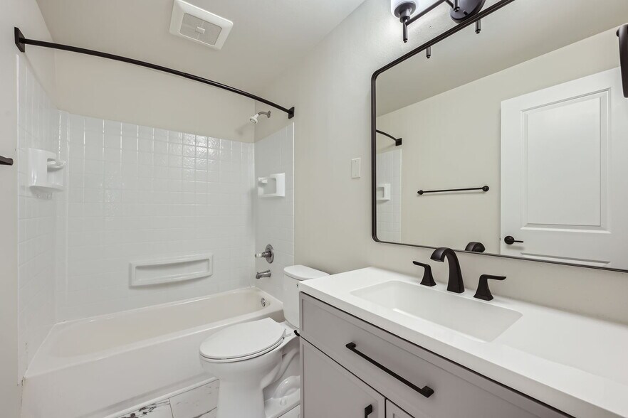 More Photos Of 364 Elizabeth St, Monroe Apartments For Sale