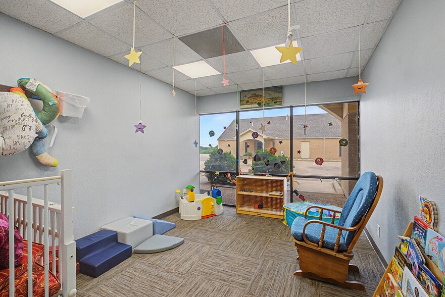 More Photos Of 2111 Skyline Dr, Mesquite Religious Facility For Sale