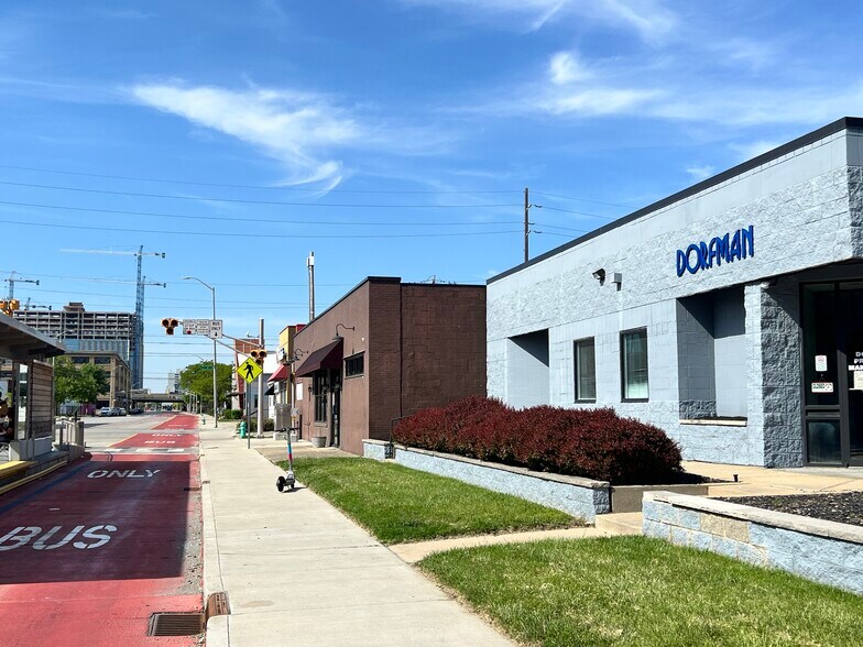 More Photos Of 835 N Capitol Ave, Indianapolis Light Distribution For Lease
