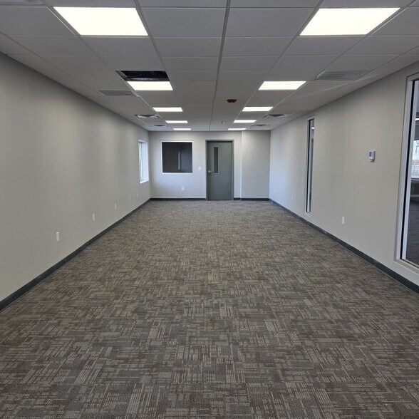 More Photos Of 210 S Kingshighway St, Sikeston Schools For Lease