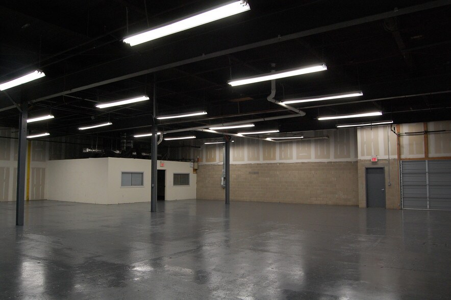 More Photos Of 1 Broad Ave, Fairview Warehouse For Lease