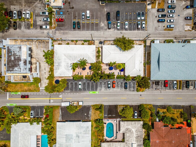 More Photos Of 2648 NE 32nd St, Fort Lauderdale Hotel For Sale