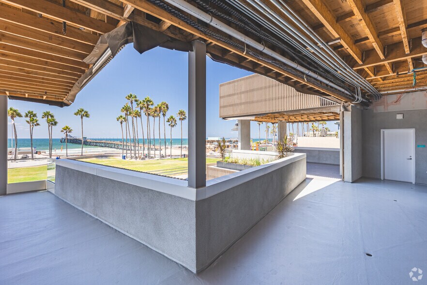 More Photos Of 951 Seacoast Dr, Imperial Beach Restaurant For Lease