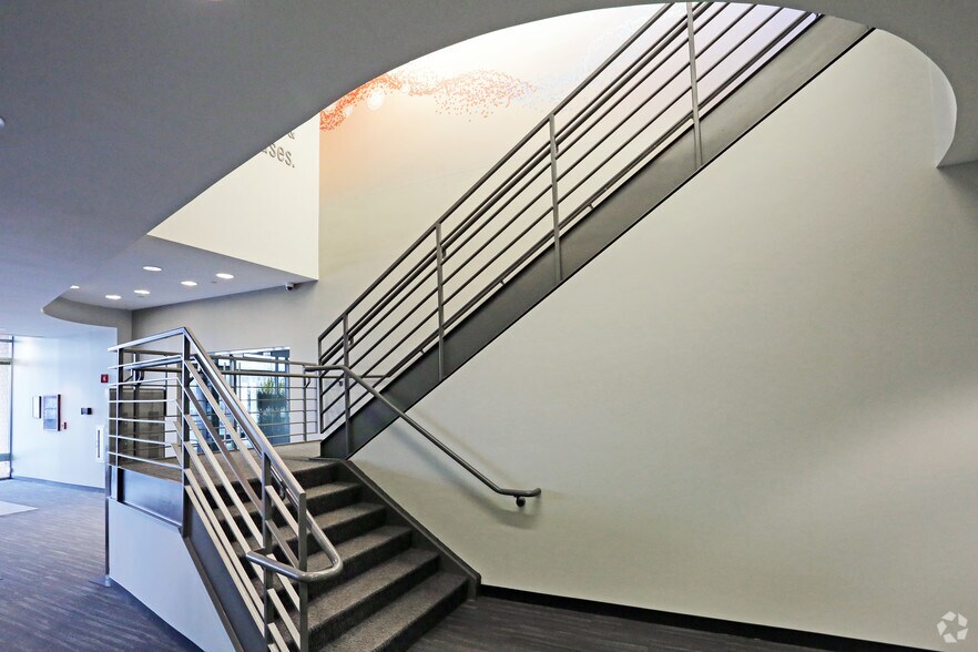 More Photos Of 500 River Ridge Dr, Norwood Office For Lease