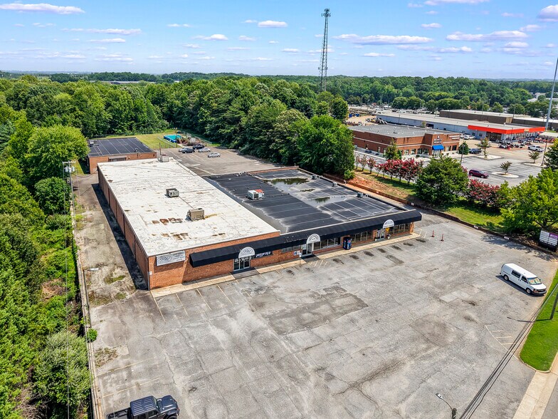 More Photos Of 945 NC Highway 66 S, Kernersville Storefront For Lease
