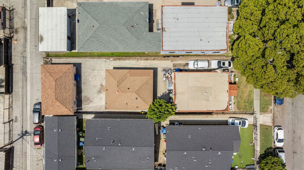 More Photos Of 632 E 78th St, Los Angeles Multifamily For Sale