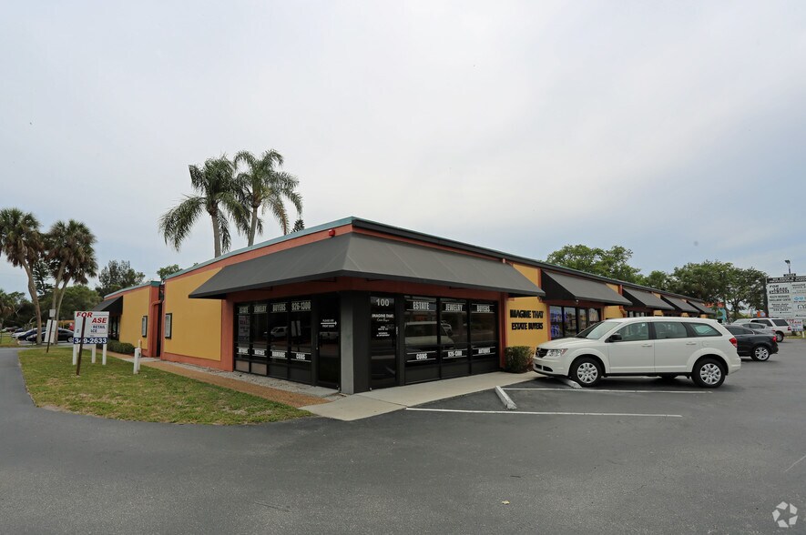 More Photos Of 2344 Bee Ridge Rd, Sarasota Office For Sale