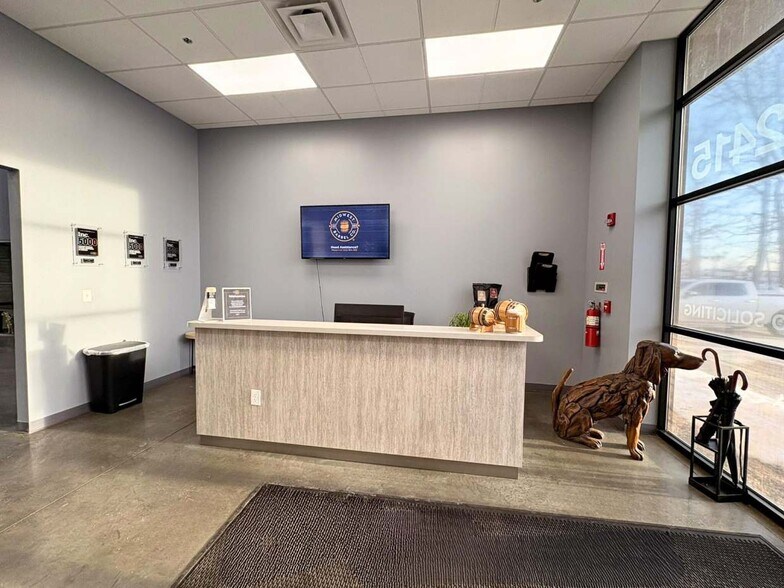 More Photos Of 12415 Old Lagrange Rd, Louisville Warehouse For Lease